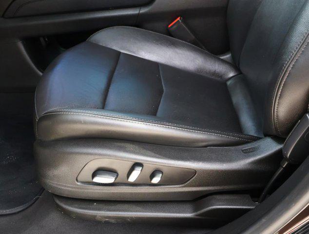 used 2021 Cadillac XT5 car, priced at $20,977