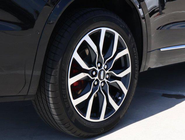 used 2024 Cadillac XT6 car, priced at $43,522