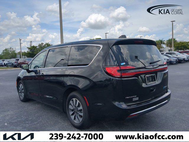 used 2024 Chrysler Pacifica Hybrid car, priced at $27,551