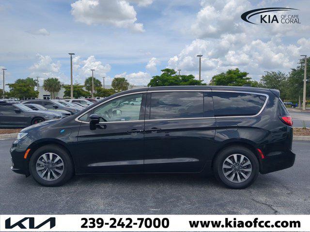 used 2024 Chrysler Pacifica Hybrid car, priced at $27,551