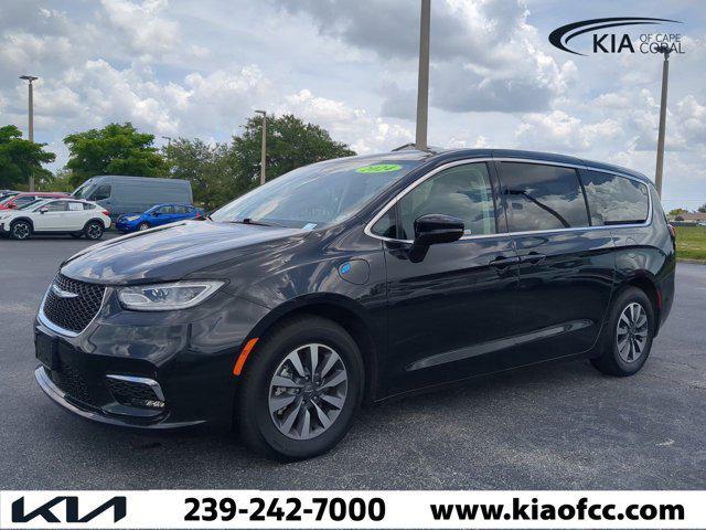 used 2024 Chrysler Pacifica Hybrid car, priced at $27,551