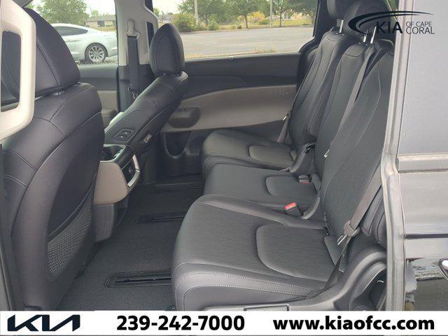 new 2025 Kia Carnival Hybrid car, priced at $41,039