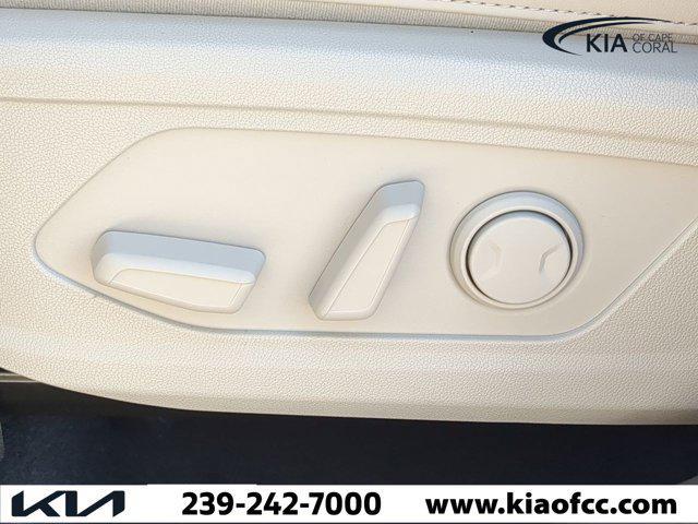 new 2025 Kia Sorento car, priced at $32,844