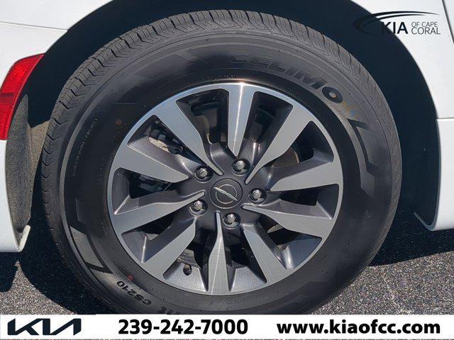 used 2023 Chrysler Pacifica Hybrid car, priced at $23,751