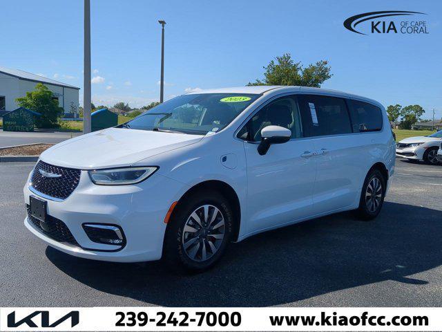 used 2023 Chrysler Pacifica Hybrid car, priced at $23,751