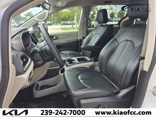 used 2023 Chrysler Pacifica Hybrid car, priced at $23,751