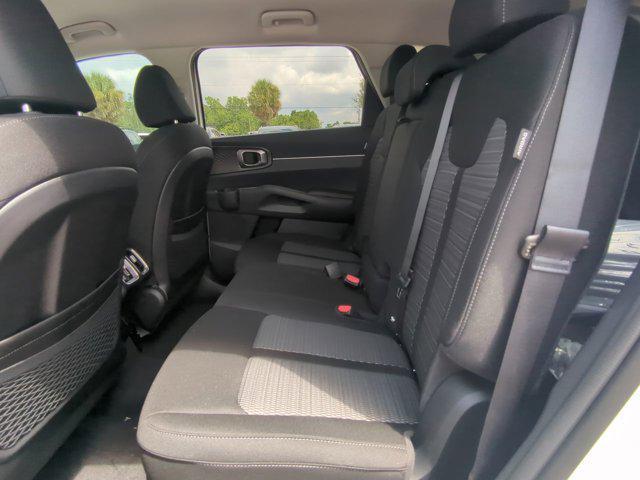 new 2025 Kia Sorento car, priced at $34,085