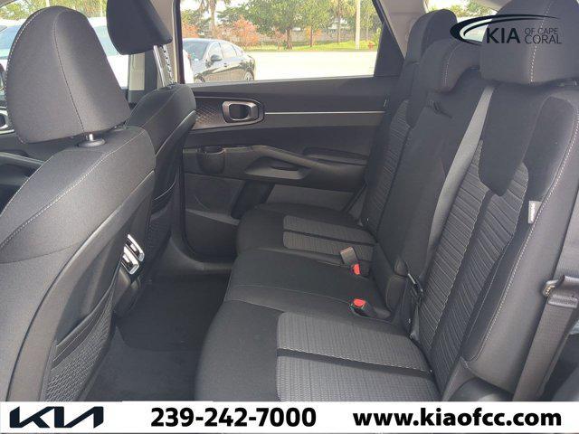 new 2025 Kia Sorento car, priced at $28,286