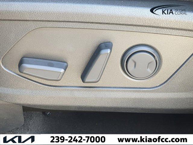 new 2025 Kia Sorento car, priced at $33,216