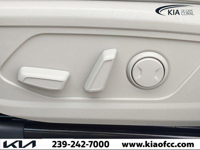 new 2025 Kia Sorento car, priced at $32,226