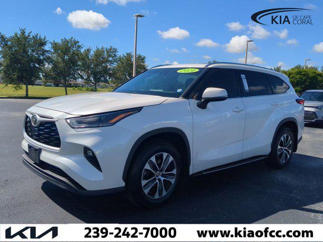used 2021 Toyota Highlander car, priced at $28,255