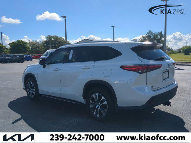 used 2021 Toyota Highlander car, priced at $28,255