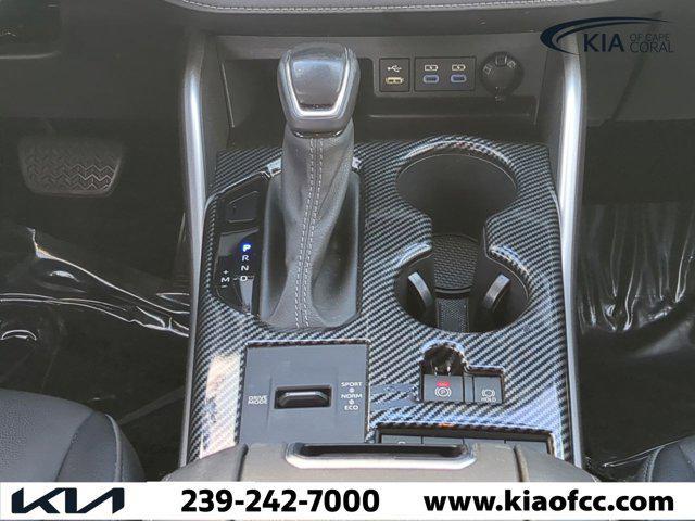 used 2022 Toyota Highlander car, priced at $31,923