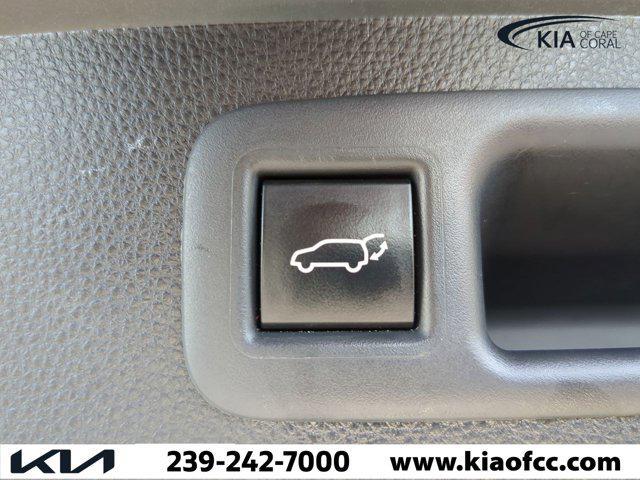 used 2022 Toyota Highlander car, priced at $31,923