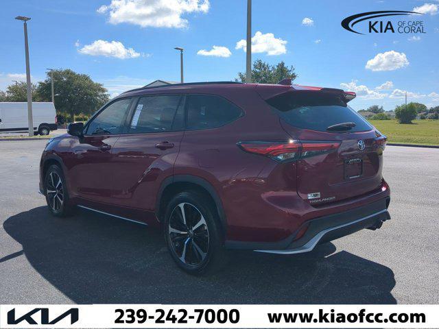 used 2022 Toyota Highlander car, priced at $31,923