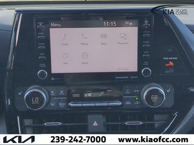 used 2022 Toyota Highlander car, priced at $31,923