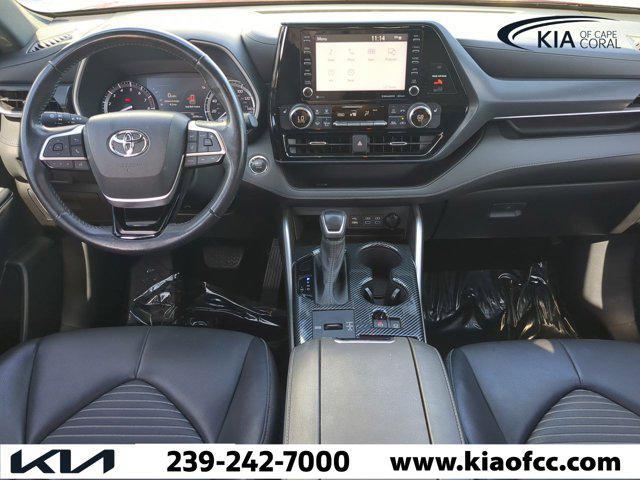 used 2022 Toyota Highlander car, priced at $31,923