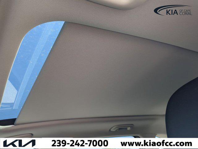 new 2025 Kia Sorento car, priced at $32,098
