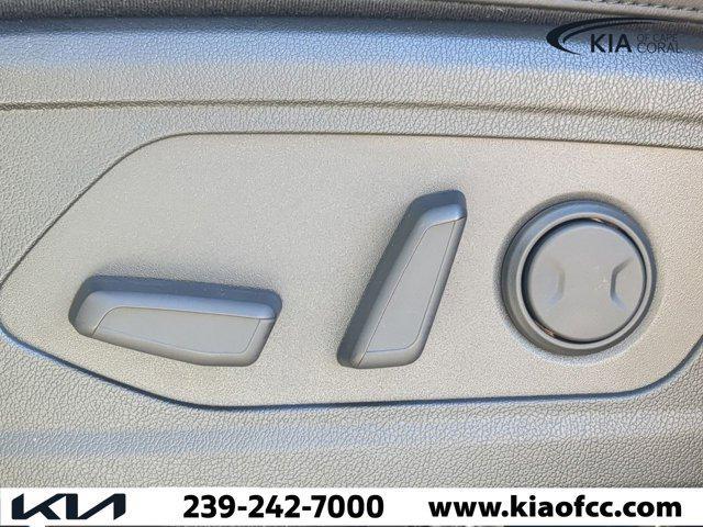 new 2025 Kia Sorento car, priced at $34,148