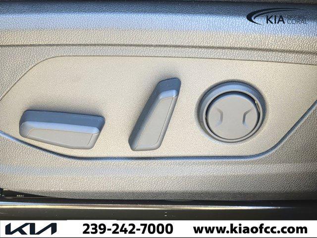 new 2025 Kia Sorento car, priced at $32,472