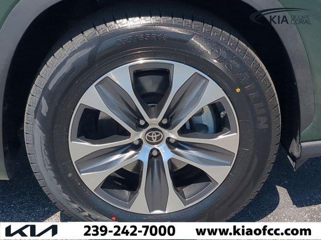 used 2024 Toyota Highlander car, priced at $35,286