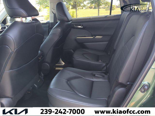 used 2024 Toyota Highlander car, priced at $35,286