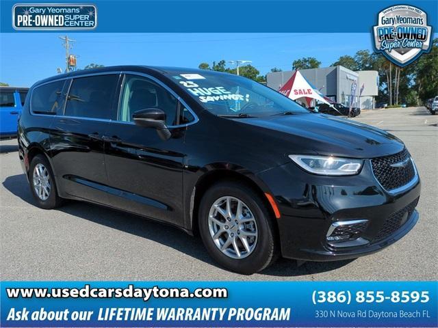 used 2023 Chrysler Pacifica car, priced at $24,260