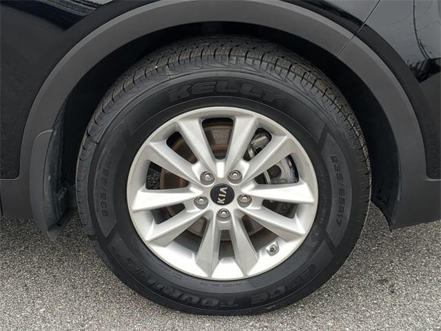 used 2019 Kia Sorento car, priced at $17,593