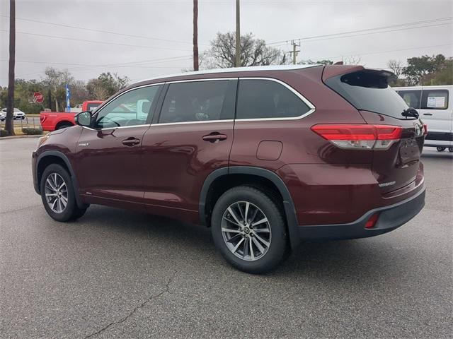 used 2017 Toyota Highlander Hybrid car, priced at $25,163