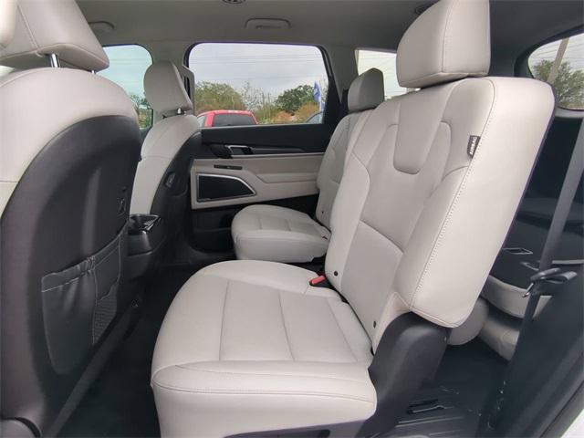 used 2023 Kia Telluride car, priced at $30,026