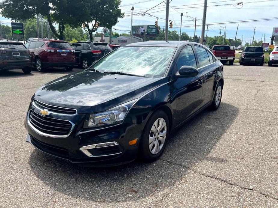 used 2015 Chevrolet Cruze car, priced at $9,500