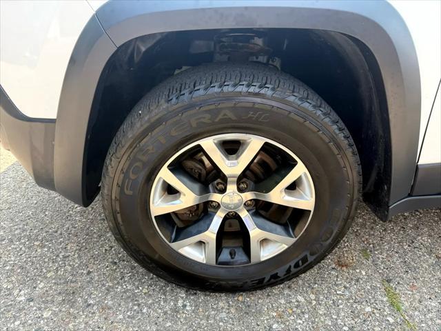 used 2016 Jeep Cherokee car, priced at $14,995