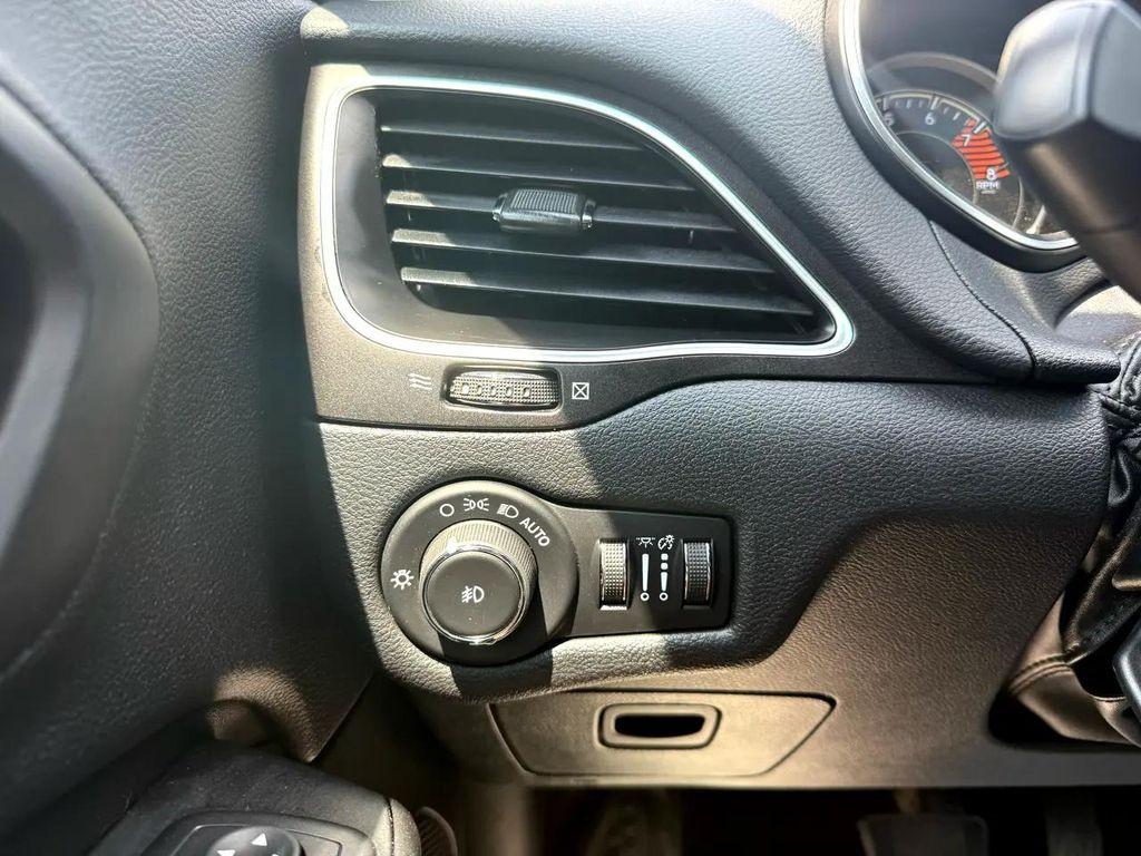 used 2020 Jeep Cherokee car, priced at $14,995
