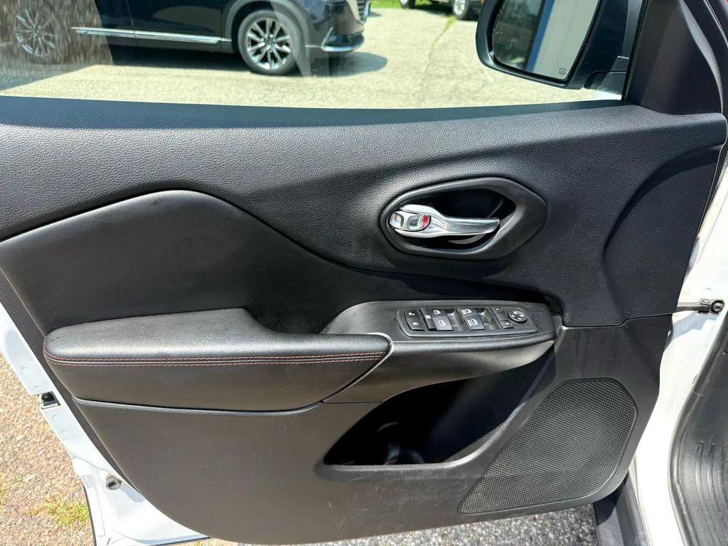 used 2020 Jeep Cherokee car, priced at $14,995
