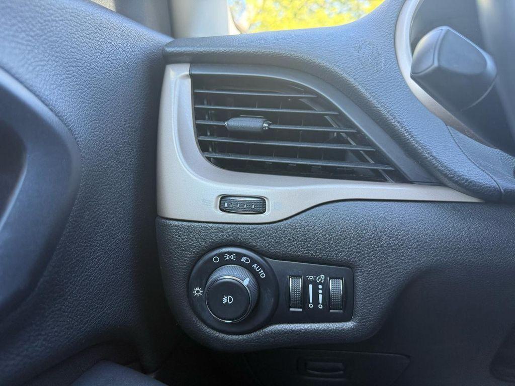 used 2015 Jeep Cherokee car, priced at $7,995