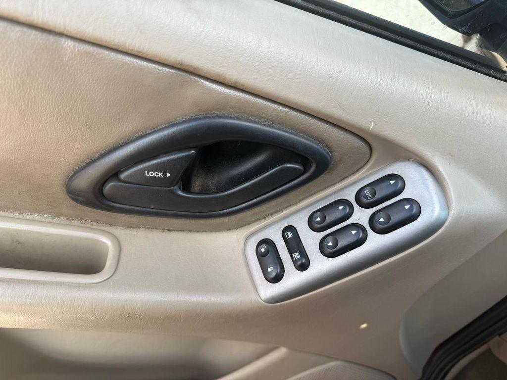 used 2004 Ford Escape car, priced at $3,500