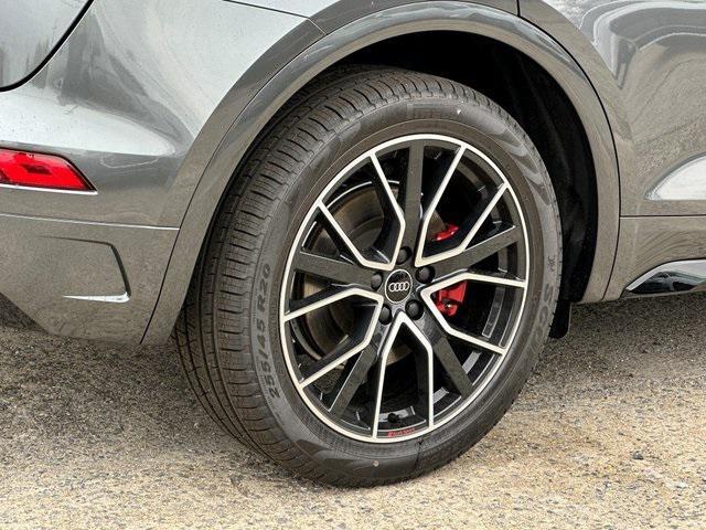 new 2025 Audi SQ5 car, priced at $67,870