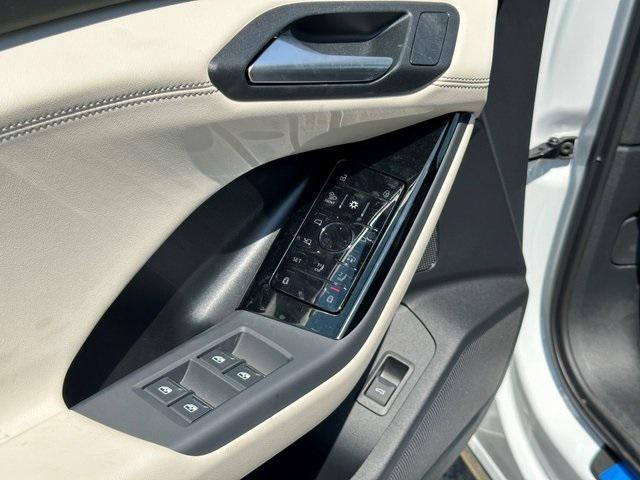 new 2025 Audi Q6 e-tron car, priced at $75,425