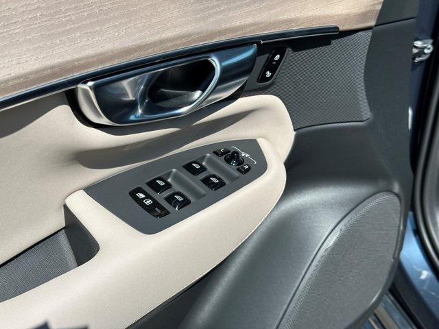 new 2025 Volvo XC90 Plug-In Hybrid car, priced at $78,805