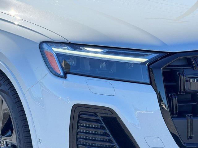 new 2026 Audi Q7 car, priced at $77,545
