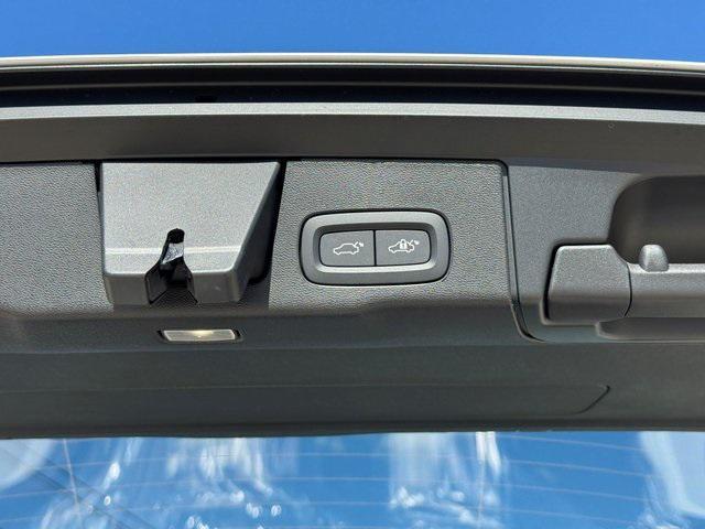 new 2026 Volvo XC60 car, priced at $57,185