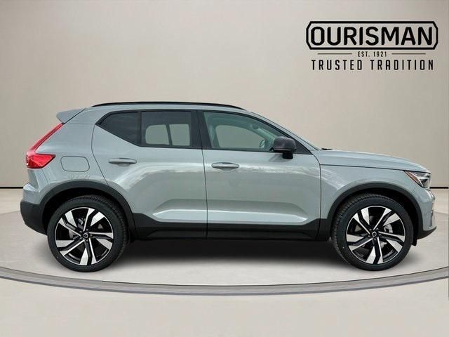 new 2025 Volvo XC40 car, priced at $49,790