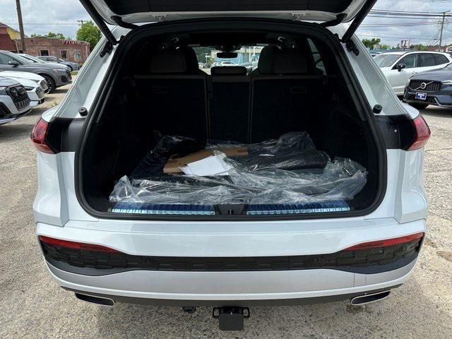 new 2025 Audi Q5 car, priced at $59,558