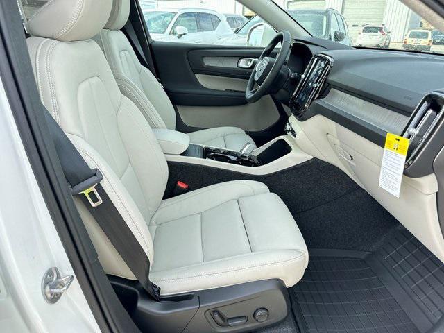 new 2025 Volvo XC40 car, priced at $48,335