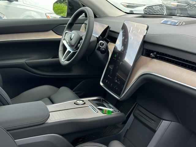 new 2025 Volvo EX90 car, priced at $82,850