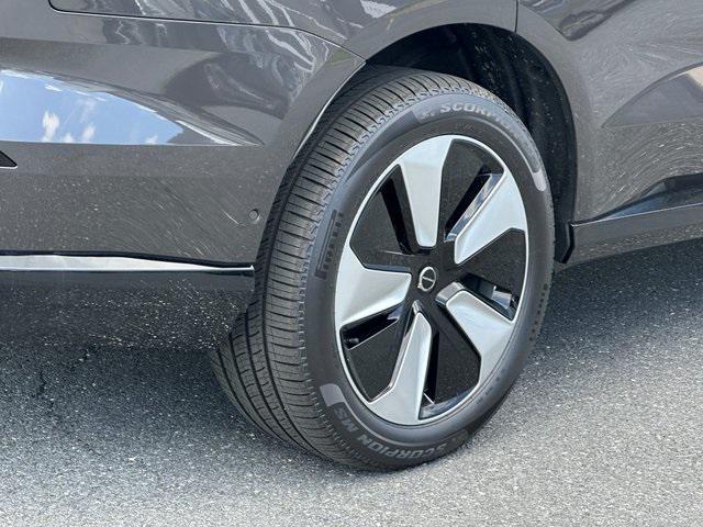 new 2025 Volvo EX90 car, priced at $82,850