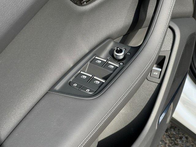 new 2025 Audi Q7 car, priced at $80,880