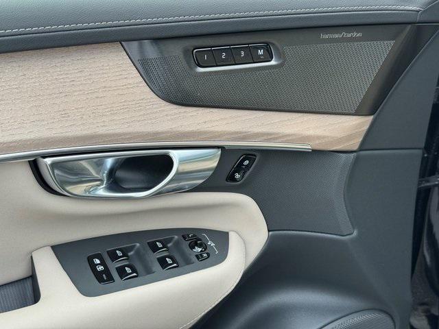 new 2026 Volvo XC90 car, priced at $72,625