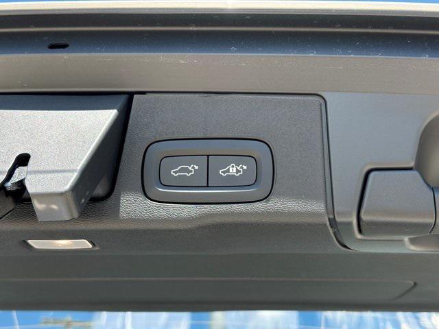 new 2025 Volvo XC60 Plug-In Hybrid car, priced at $70,695