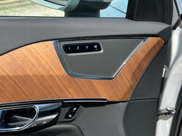 new 2025 Volvo XC90 car, priced at $65,595